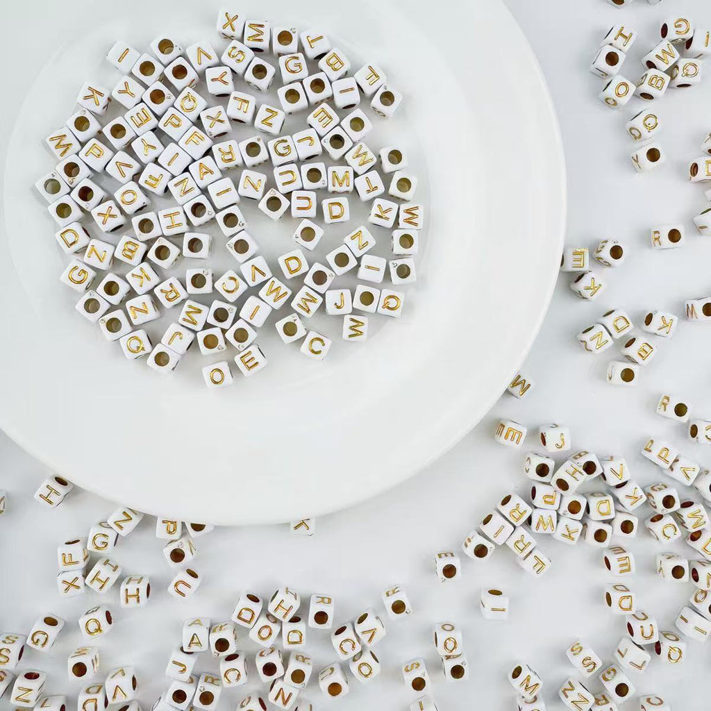 Lu 100Pcs Acrylic English letter beads A-Z