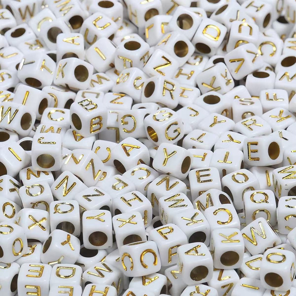 Lu 100Pcs Acrylic English letter beads A-Z